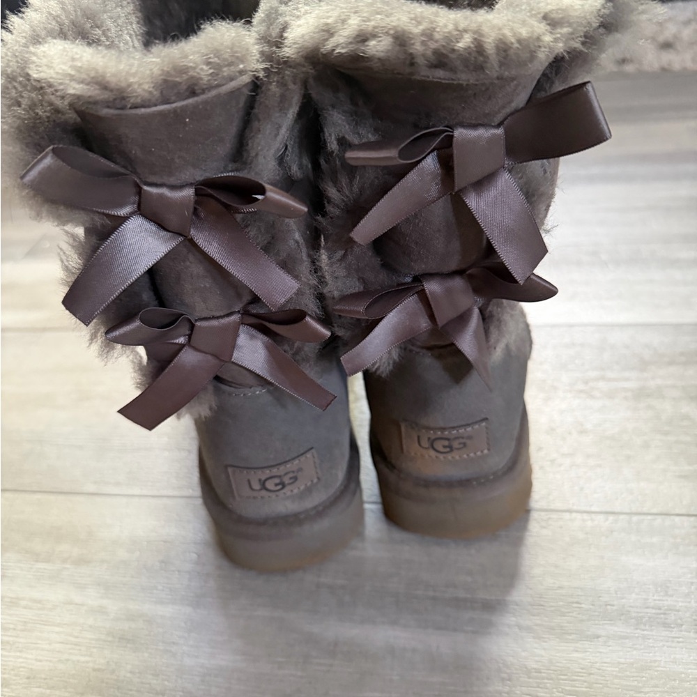 UGG Bailey Bow Boots - Picture 2 of 4